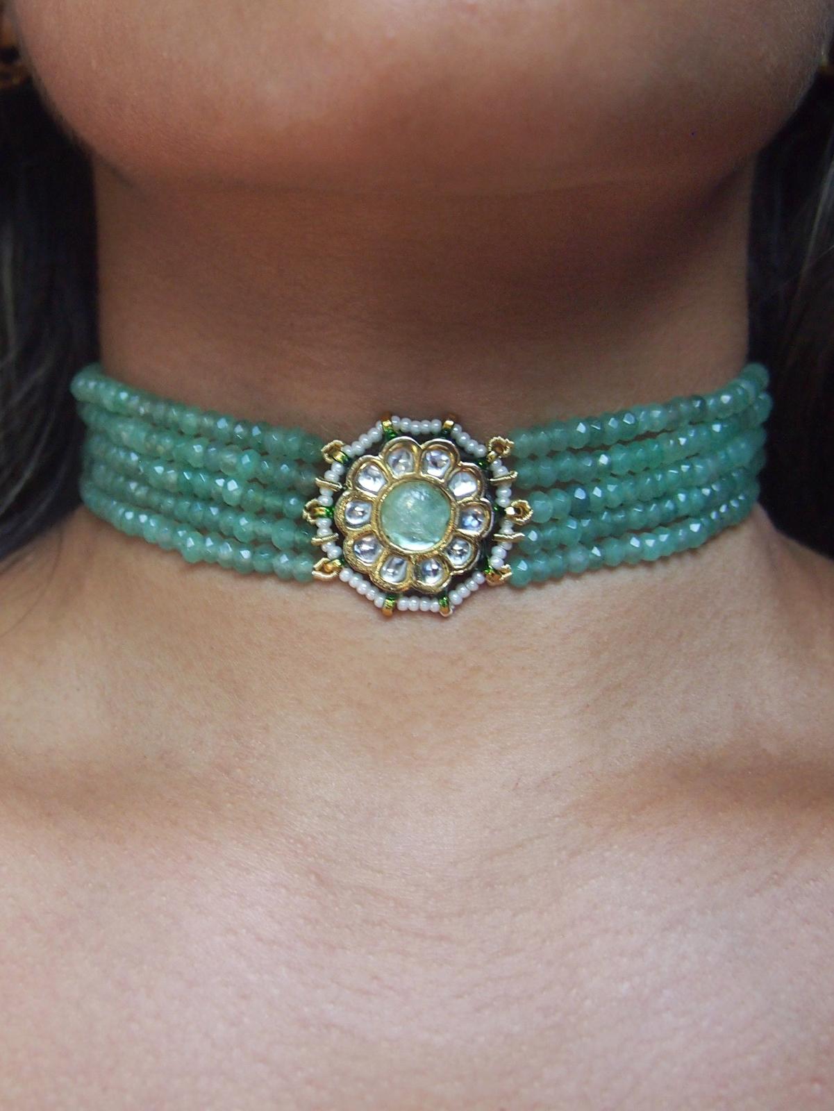 Damilia Choker